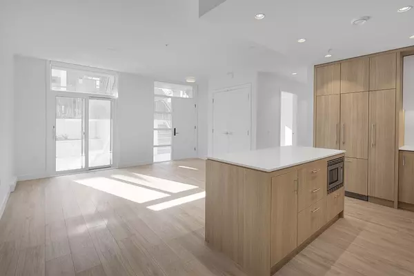 Burnaby, BC V5J 5C5,6085 Irmin ST #208