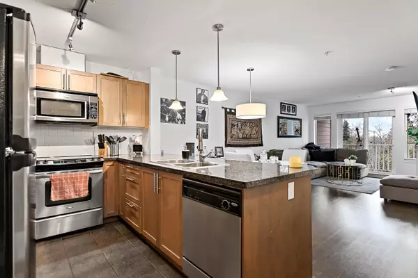 Maple Ridge, BC V2X 8Z3,12283 224 ST #305