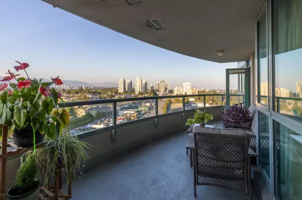 Burnaby, BC V5E 4M9,6659 Southoaks CRES #1401