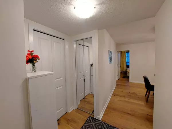 Burnaby, BC V5E 4M9,6659 Southoaks CRES #1401