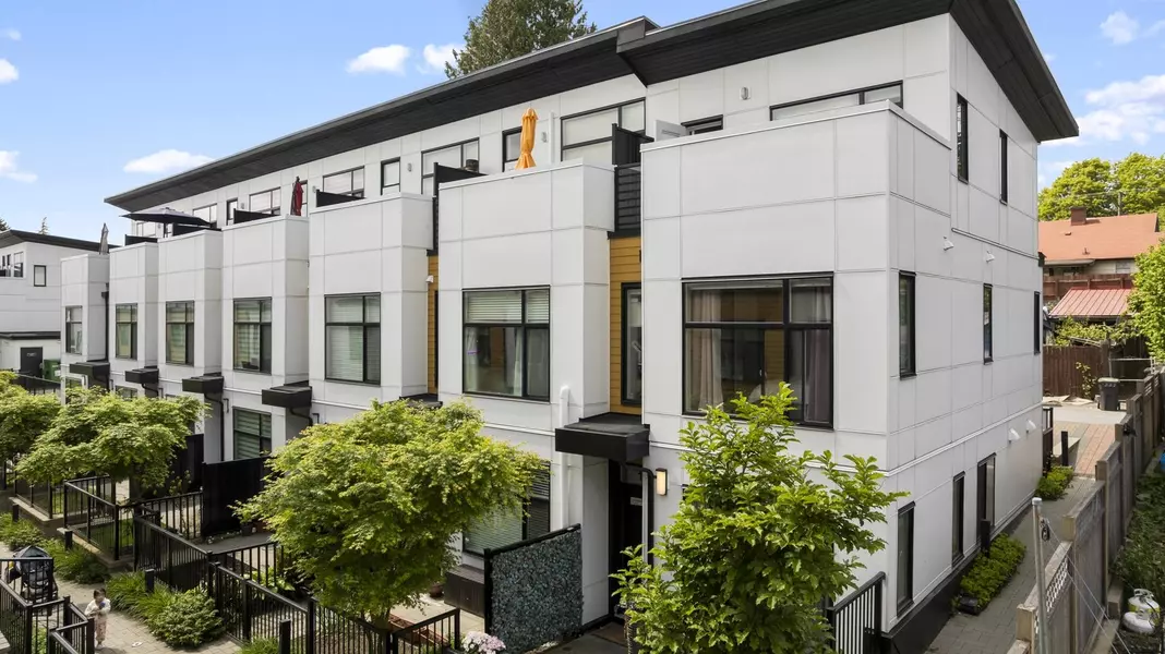 1211 Eight AVE #13, New Westminster, BC V3M 2R8