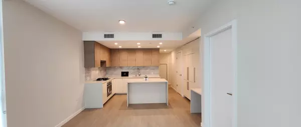 Burnaby, BC V5C 0N9,4168 Lougheed HWY #610