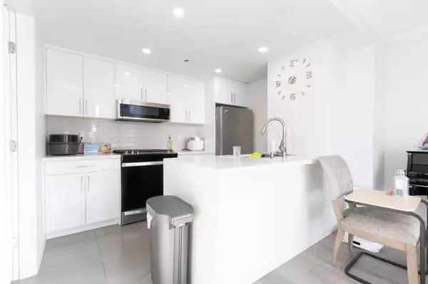 Vancouver, BC V6B 0B5,33 Smithe ST #2605