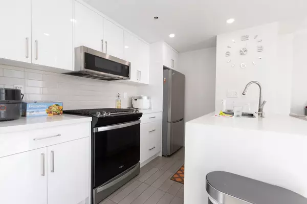 Vancouver, BC V6B 0B5,33 Smithe ST #2605