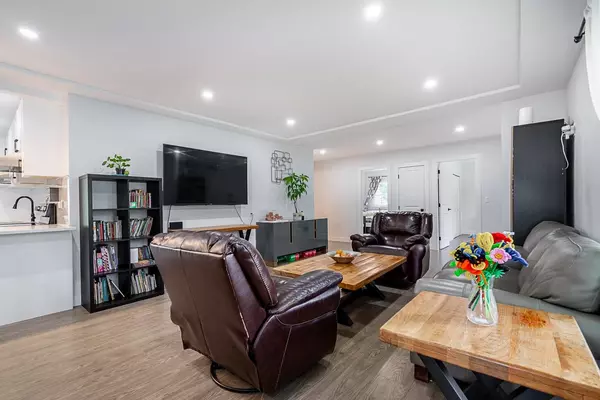 Surrey, BC V3R 3M1,10875 143 ST