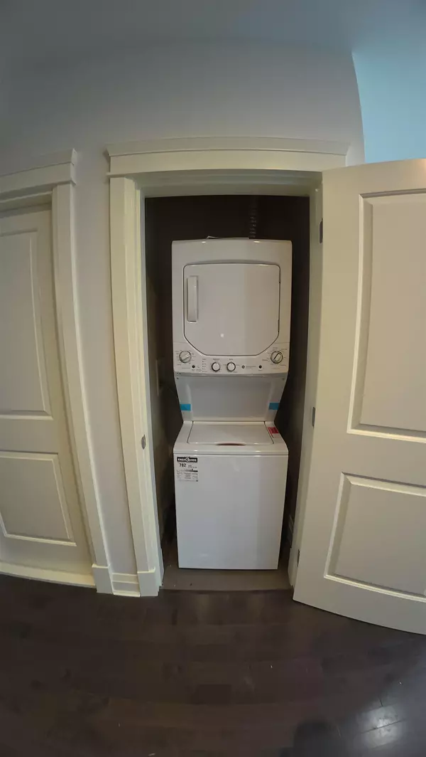 Vancouver, BC V6K 2Z9,2826 W15th Ave