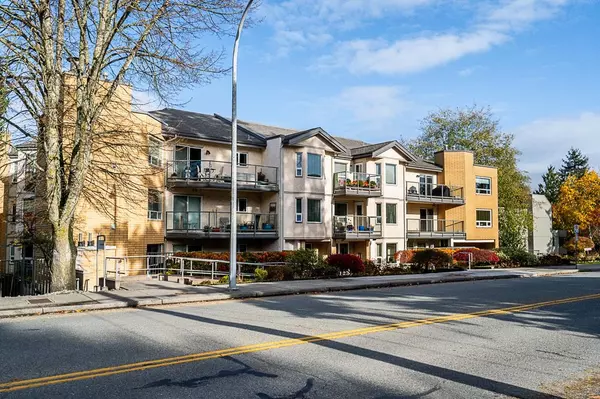 15255 18 AVE #212, Surrey, BC V4A 1W9