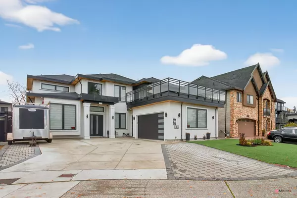 17925 56a AVE, Surrey, BC V3S 5H4