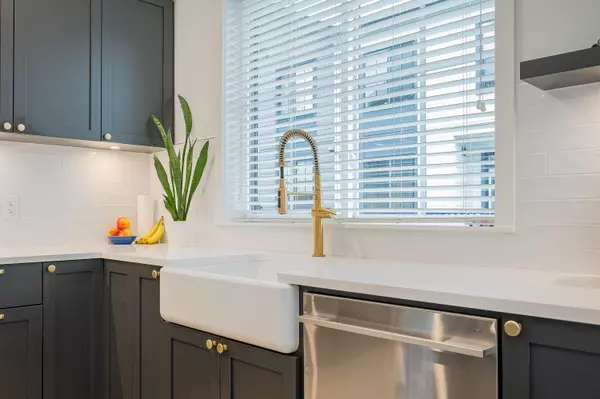 Surrey, BC V3Z 1H7,16565 24a AVE #20