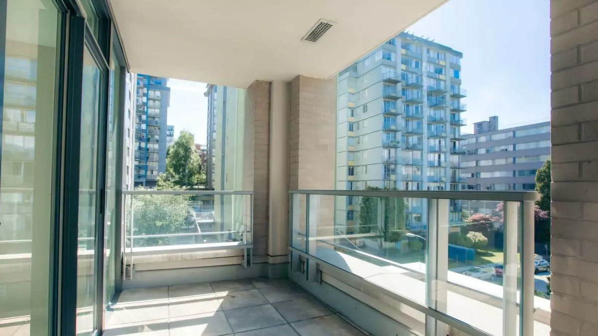 Vancouver, BC V6G 0A3,1925 Alberni ST #404