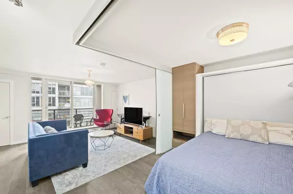 Vancouver, BC V6A 0C8,189 Keefer ST #702