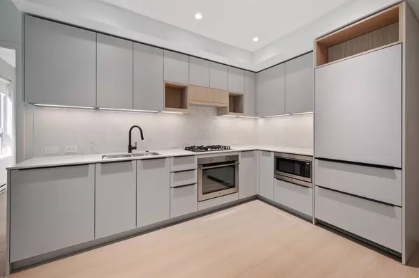 Port Moody, BC V3H 0N5,2015 St Johns RD #60X