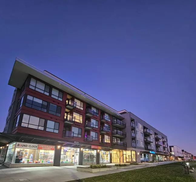 18811 72 AVE #207, Surrey, BC V4N 6W7