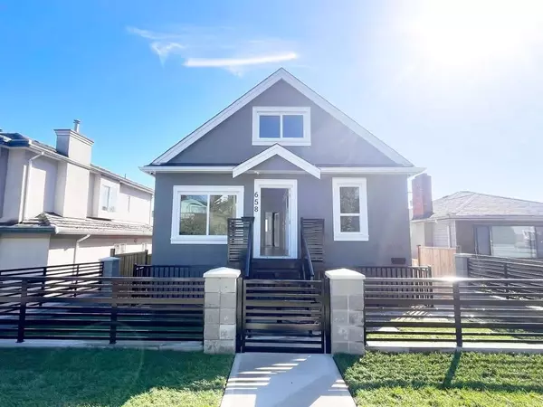 627 Union ST, Vancouver, BC V6A 2C1