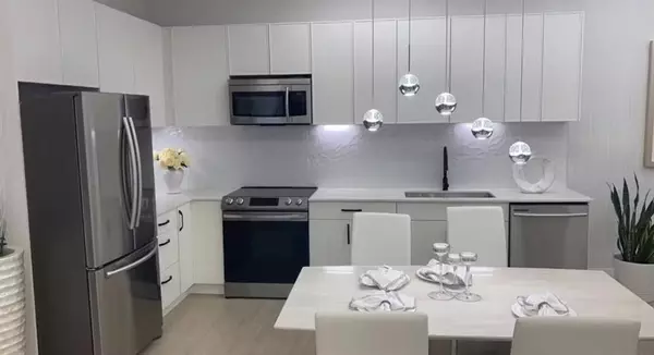 Surrey, BC V3T 4J7,10661 137a ST #617