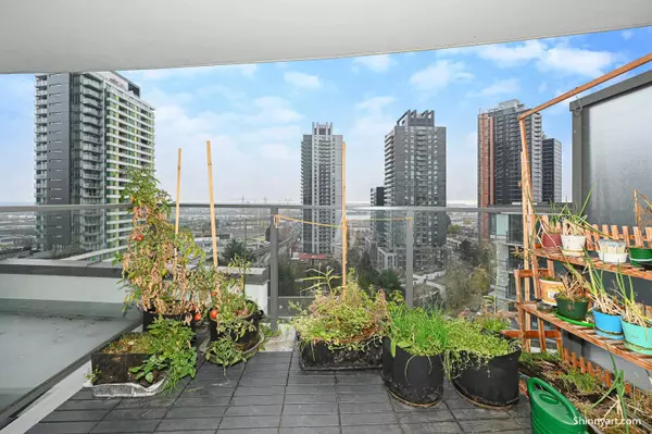 Vancouver, BC V6P 0G6,8189 Cambie ST #1409