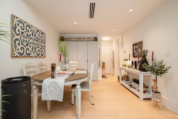 White Rock, BC V4B 0C3,1501 Foster ST #602