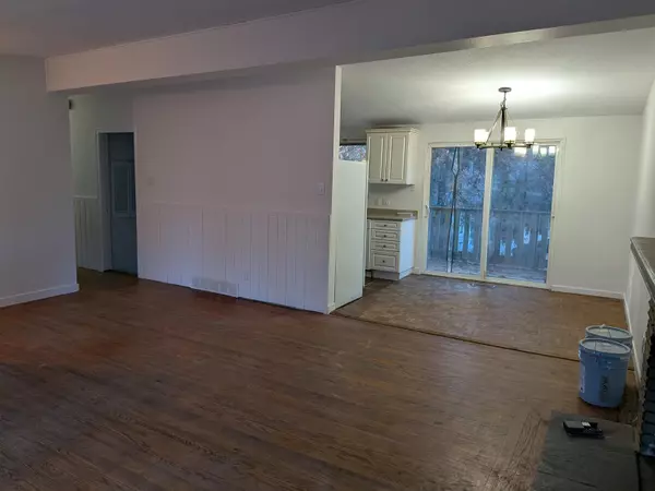 Surrey, BC V3R 4Z3,11331 Loughren DR