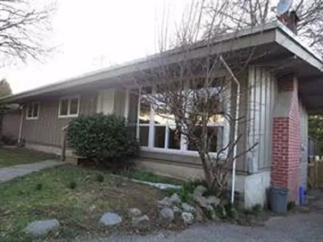 Surrey, BC V3R 4Z3,11331 Loughren DR