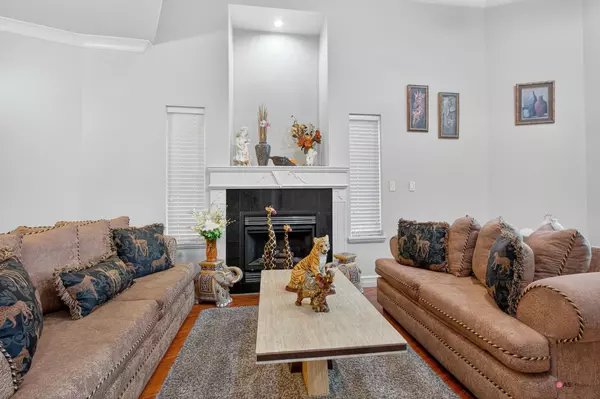 Surrey, BC V3W 1S6,6418 137a ST