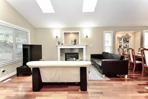 Coquitlam, BC V3E 3P3,3035 Maplewood CT