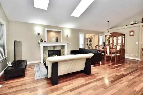 Coquitlam, BC V3E 3P3,3035 Maplewood CT