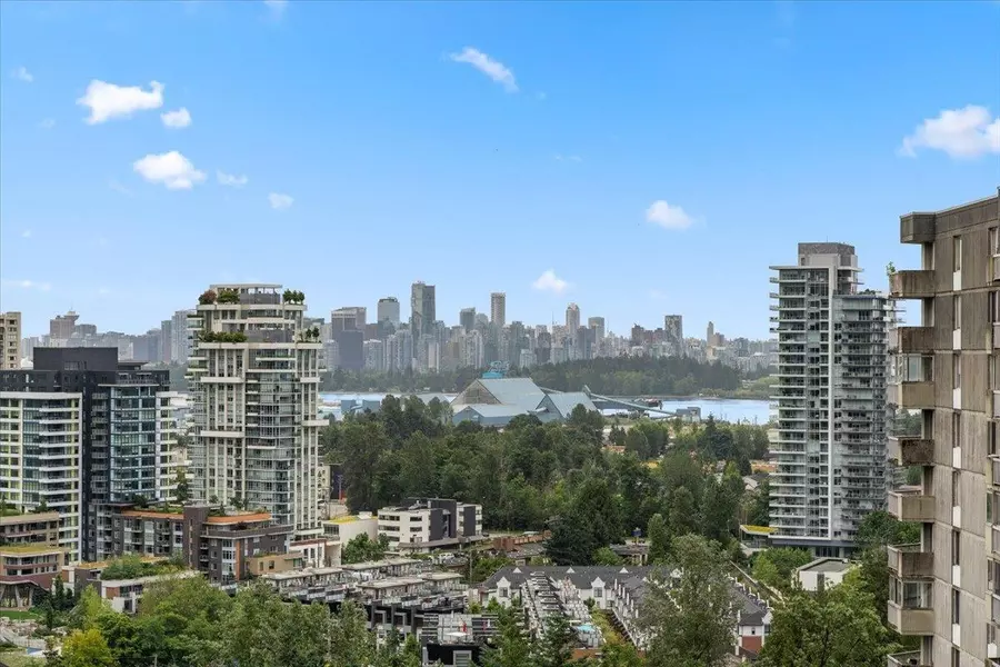 2016 Fullerton AVE #1710, North Vancouver, BC V7P 3E6