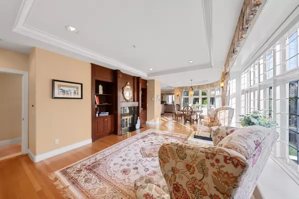 Vancouver, BC V6M 2P2,1426 W 48th AVE