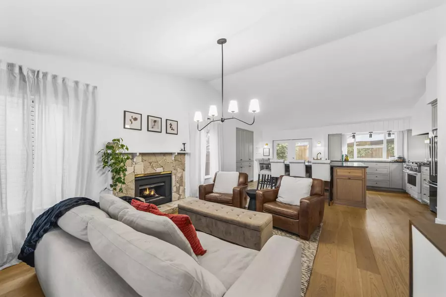 12432 Edge ST, Maple Ridge, BC V2X 0B3