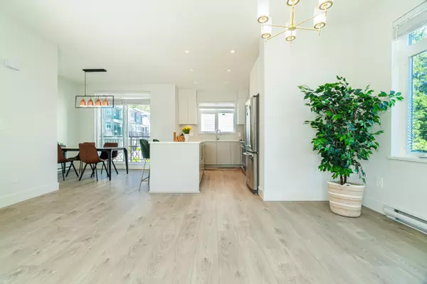 Surrey, BC V3Z 1J1,2070 Oak Meadows DR #18