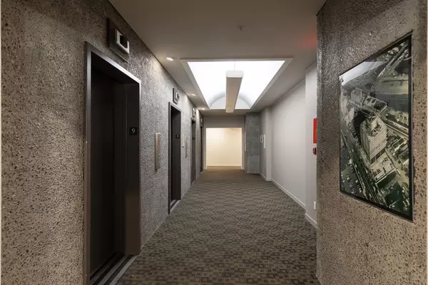 Vancouver, BC V6E 4V3,1333 W Georgia ST #913