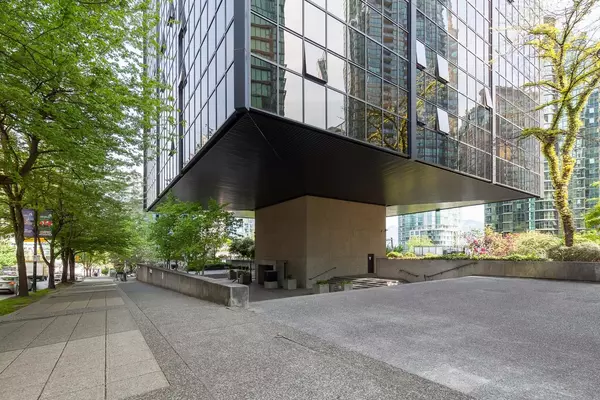 Vancouver, BC V6E 4V3,1333 W Georgia ST #913