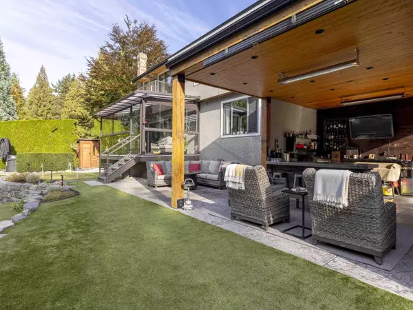 Surrey, BC V3R 9J2,11383 153a ST