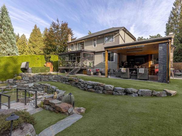 11383 153a ST, Surrey, BC V3R 9J2