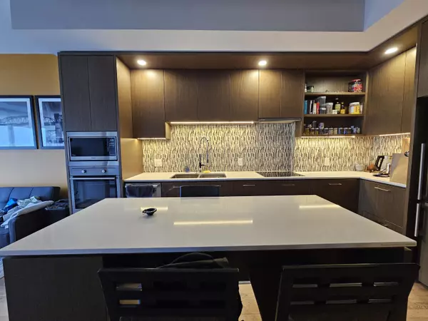 Surrey, BC V3T 0K2,13495 Central AVE #4004