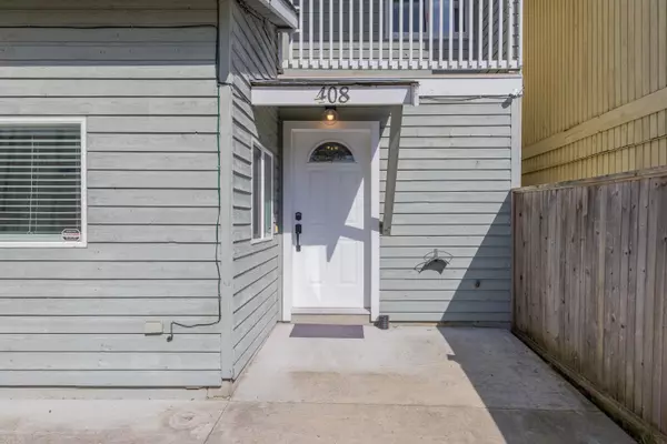 Langley, BC V4W 3K9,408 Bruneau PL