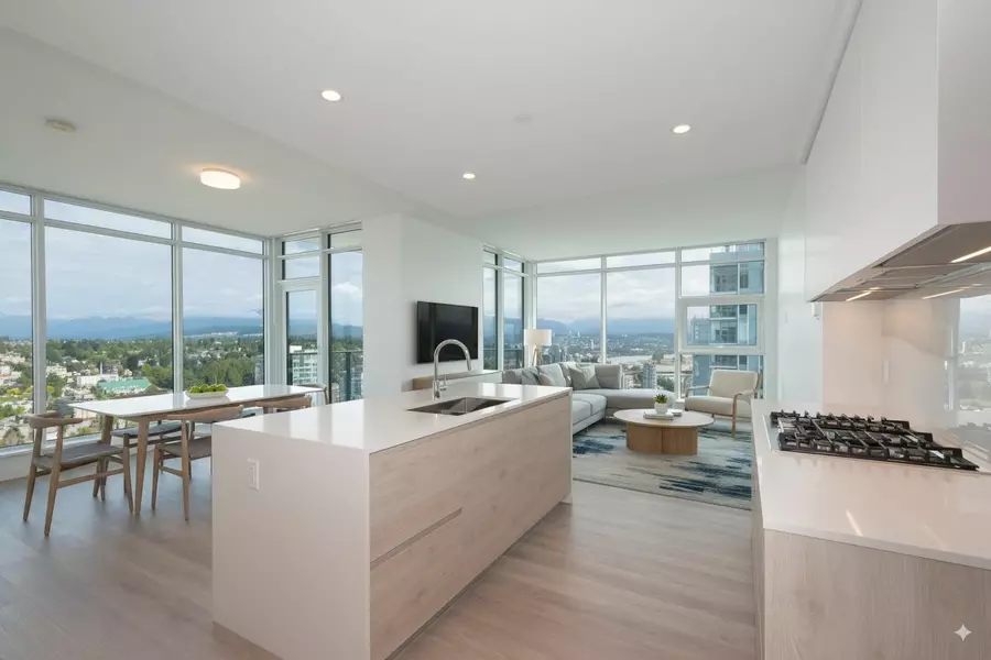 680 Quayside DR #4004, New Westminster, BC V3M 0P2