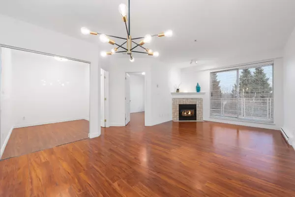 North Vancouver, BC V7G 2S9,3629 Deercrest DR #217