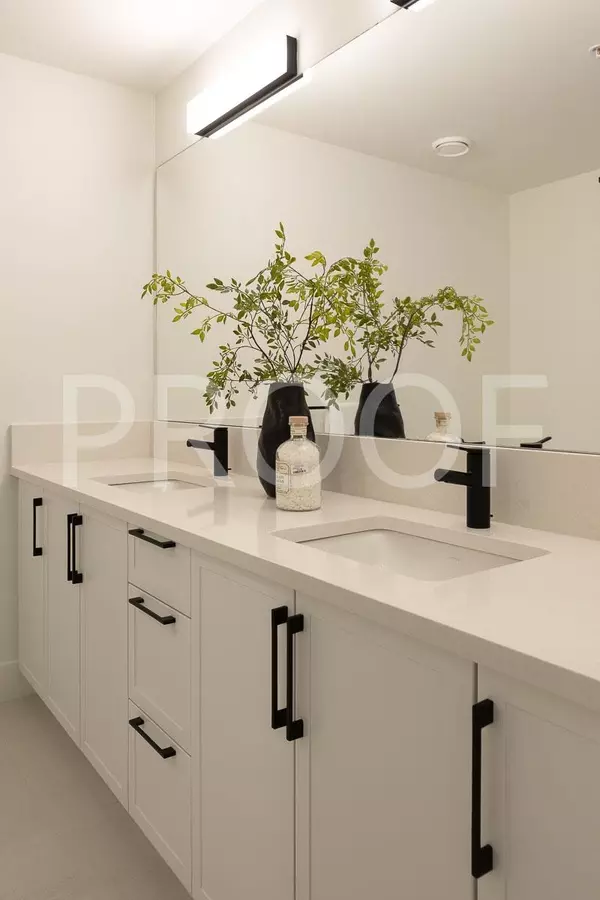 Surrey, BC V0V 0V0,3465 146a ST #103