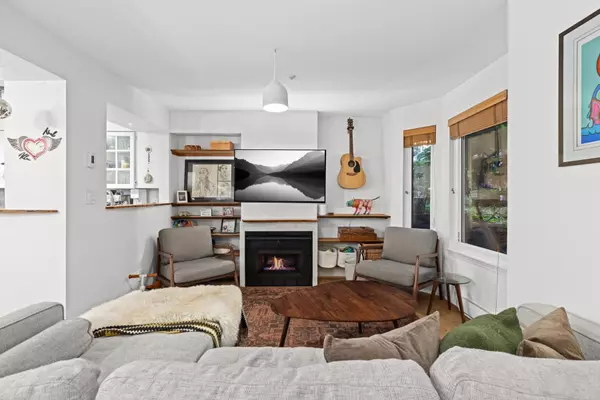 Vancouver, BC V6A 2C2,776 Union ST