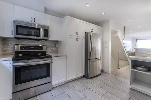 West Vancouver, BC V0N 2E0,424 Crosscreek RD