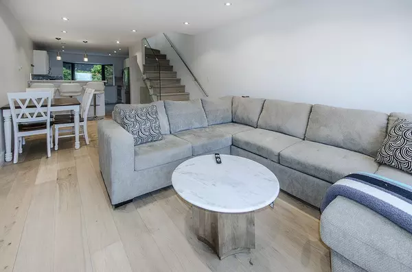 West Vancouver, BC V0N 2E0,424 Crosscreek RD