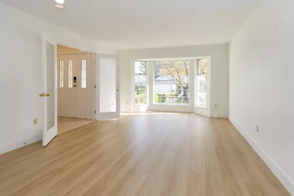 Surrey, BC V3R 9E2,9469 154 ST