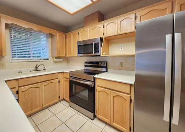 Langley, BC V4W 2C8,8737 212 ST #35