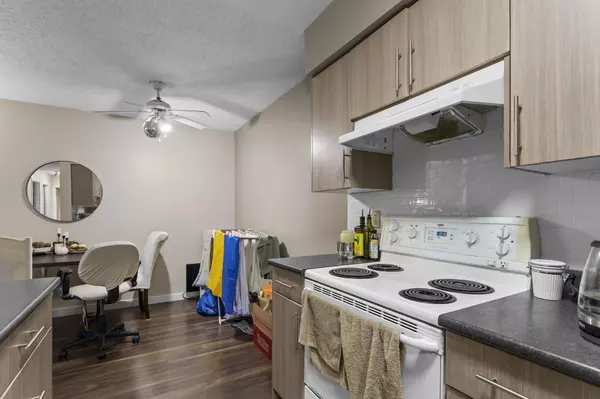 Burnaby, BC V5C 5Z3,4363 Halifax ST #119