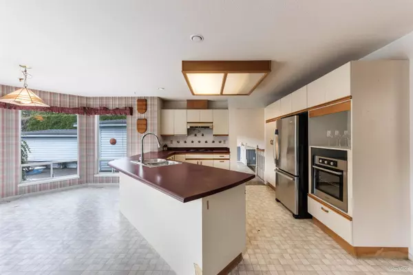 Langley, BC V3A 7W6,19798 34a AVE