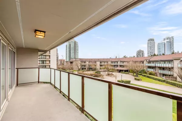 Burnaby, BC V5C 5Z2,4373 Halifax ST #324