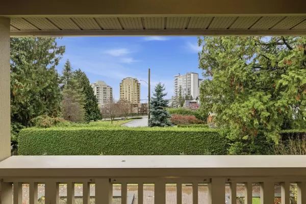 West Vancouver, BC V7V 4C1,843 22nd ST #209