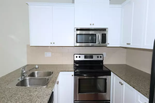 Surrey, BC V3S 1J1,17712 57a AVE #409