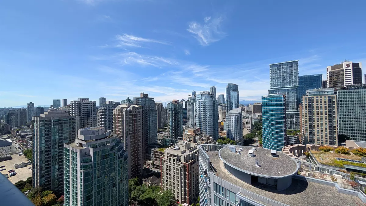 Vancouver, BC V6B 0E8,233 Robson ST #3301